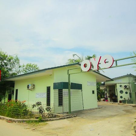 Oyo 1596塔曼伊斯兰家庭旅馆 Dumai 外观 照片