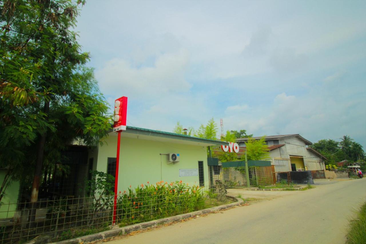 Oyo 1596塔曼伊斯兰家庭旅馆 Dumai 外观 照片